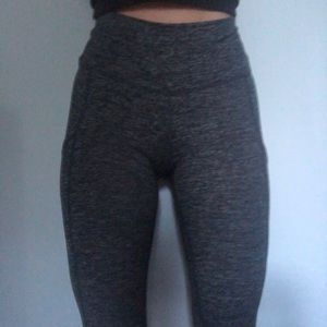 black & grey aerie leggings with pockets